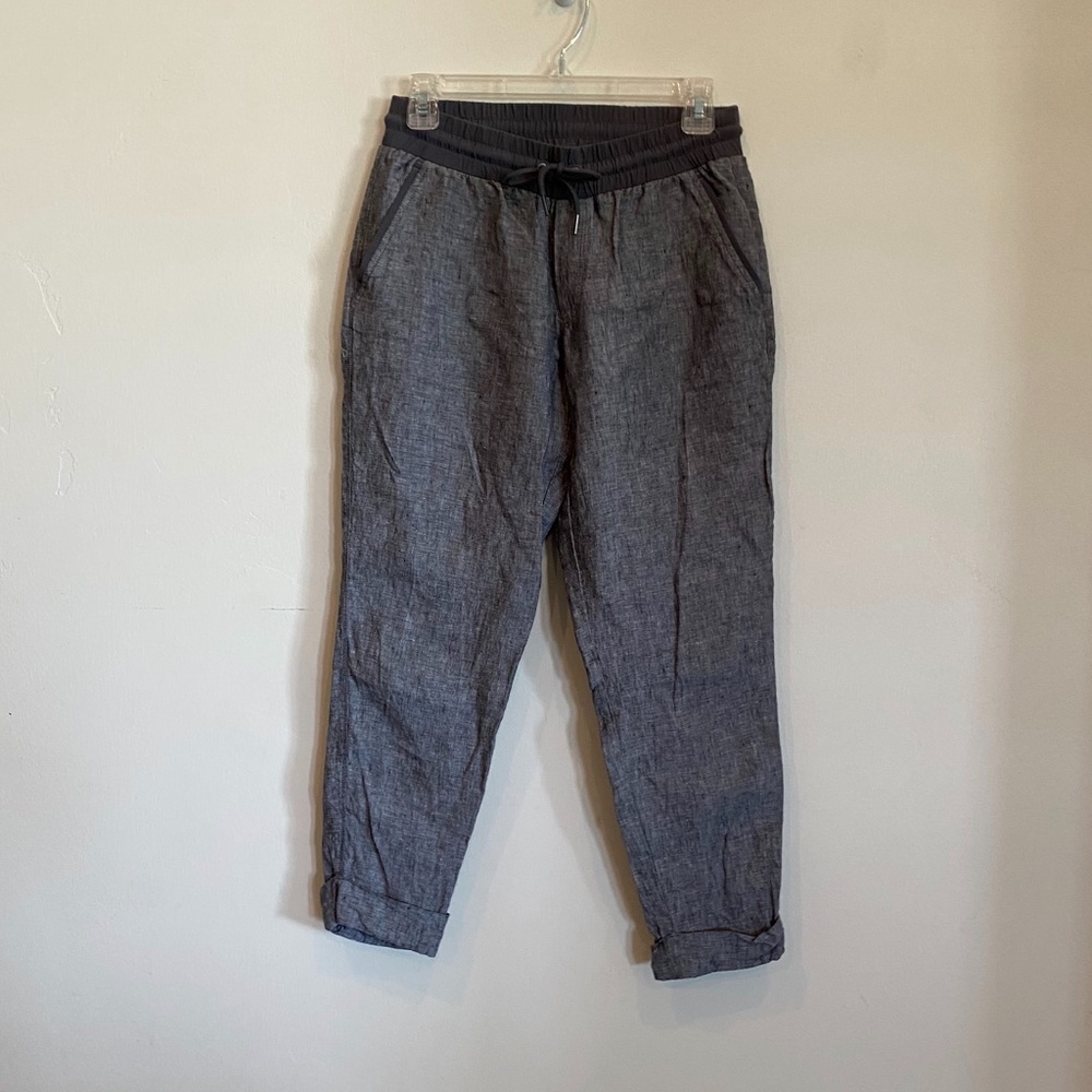 Grey Heather/Speckled Athleta Woven Capris